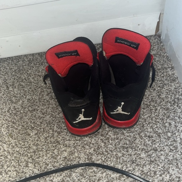 Jordan 4s *red thunders* - Picture 2 of 2